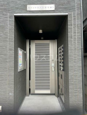 2/5 エントランス