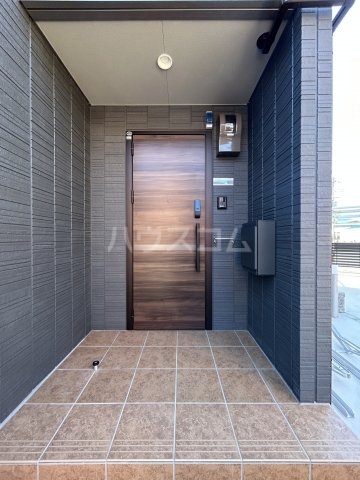 2/4 エントランス