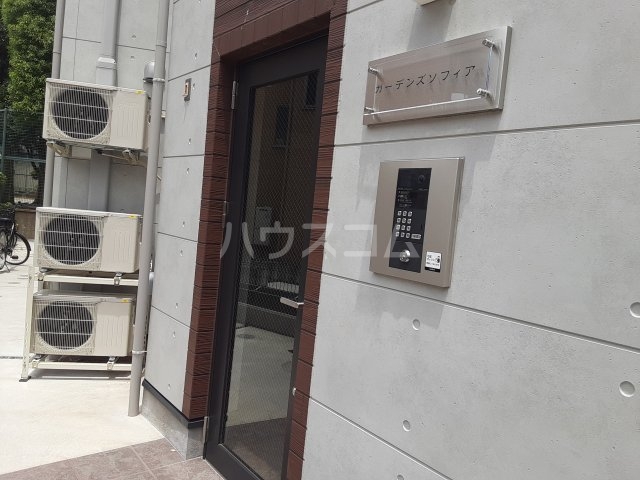 29/30 エントランス