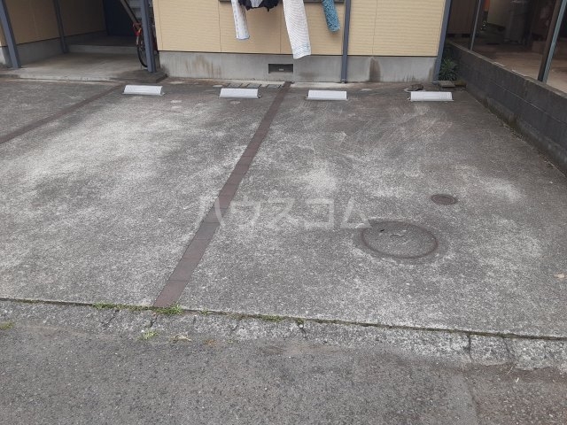 21/29 駐車場