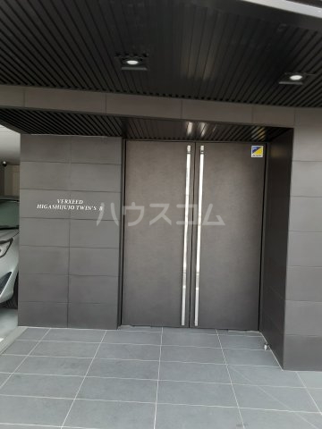 25/30 エントランス