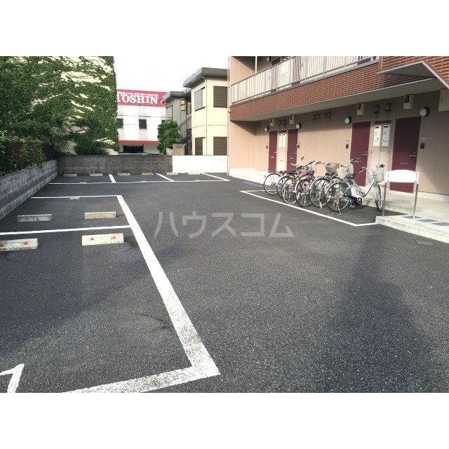 22/30 駐車場