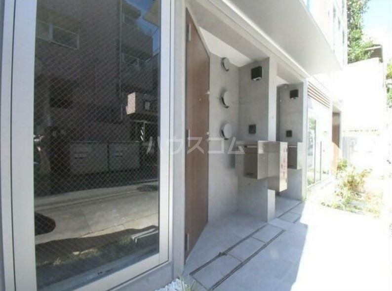 5/8 エントランス