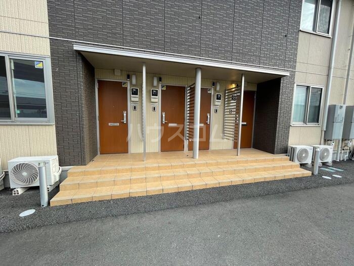 21/25 エントランス