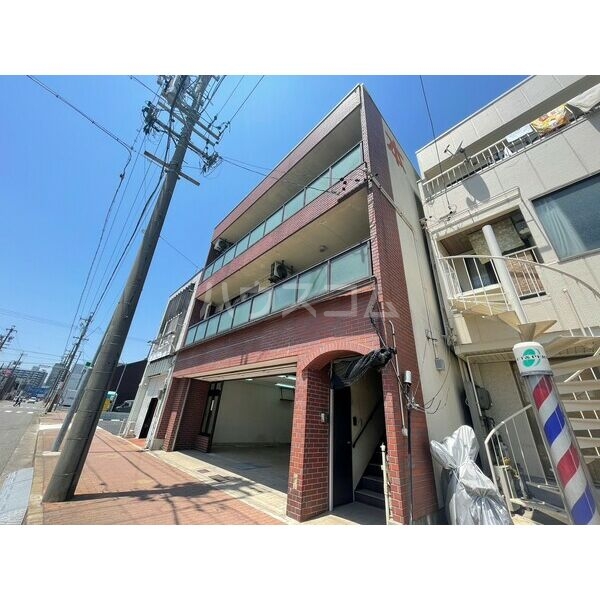 14/20 エントランス