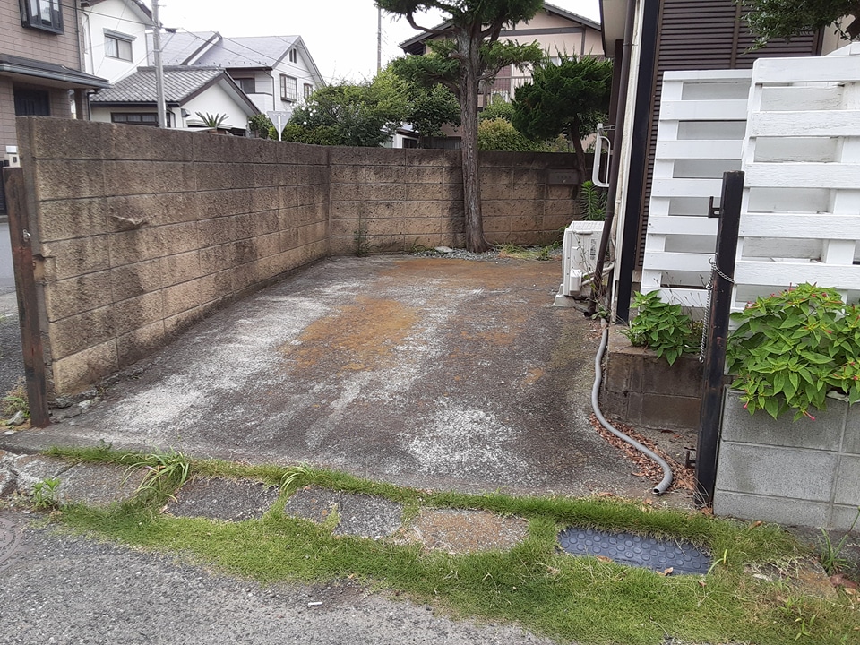23/30 駐車場