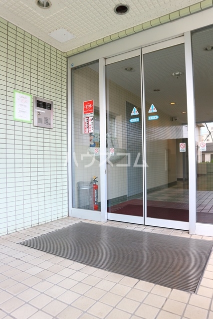 13/22 エントランス