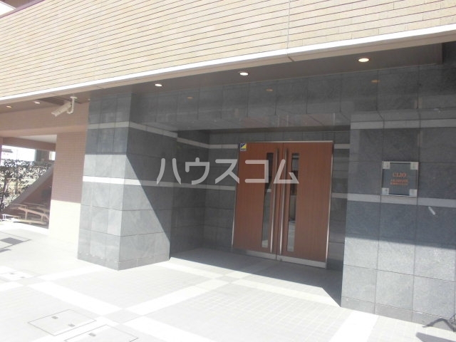 21/22 エントランス