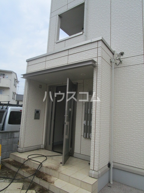 18/25 エントランス