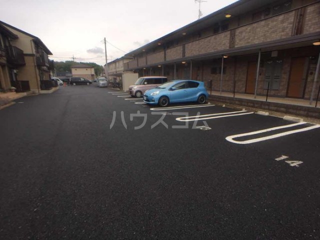 16/21 駐車場