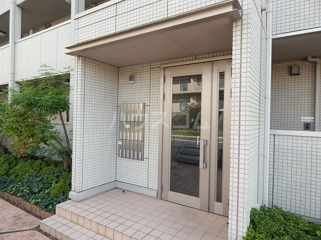 20/29 エントランス