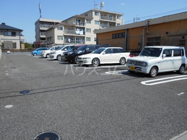 22/30 駐車場