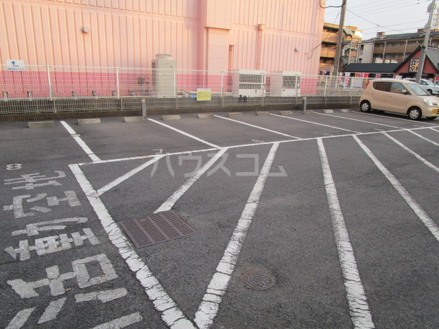 23/30 駐車場