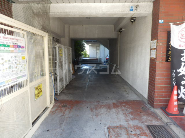 21/29 エントランス