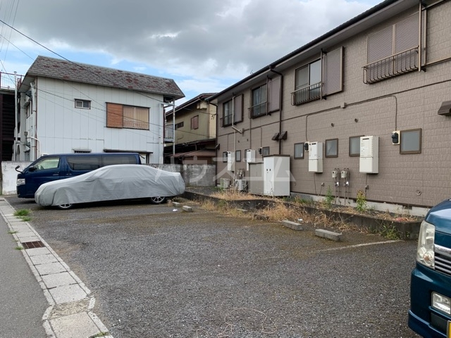 28/30 駐車場