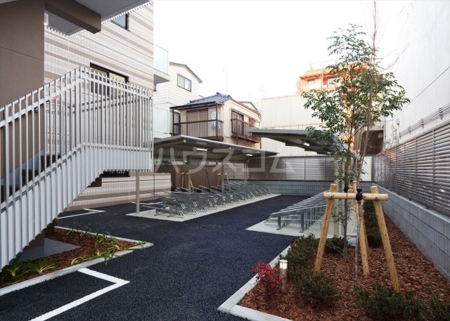 27/30 駐車場
