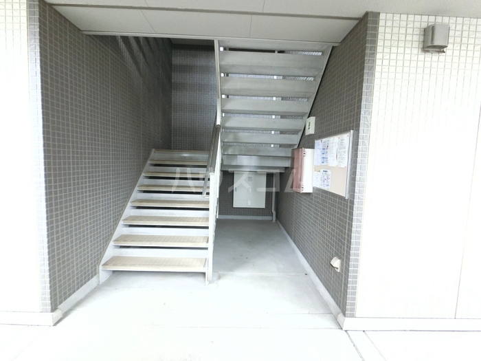 19/21 エントランス