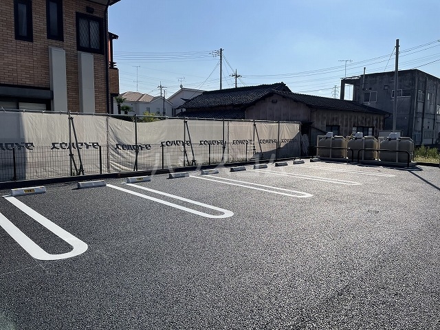 22/27 駐車場