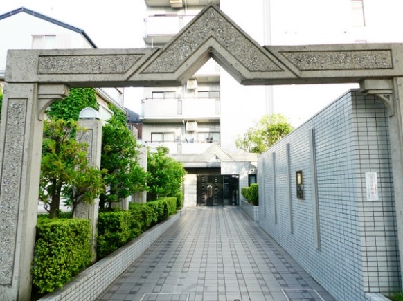 14/23 エントランス