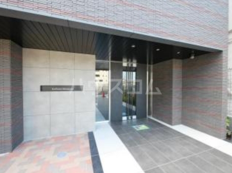 18/22 エントランス