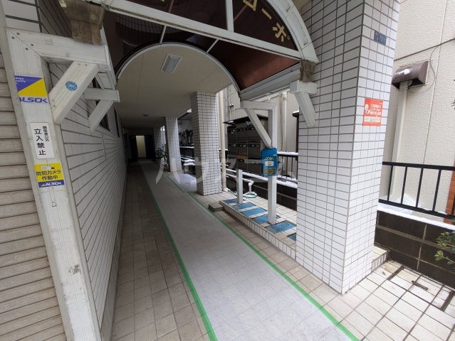 20/28 エントランス