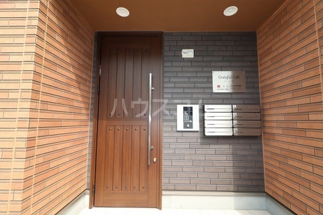 16/20 エントランス