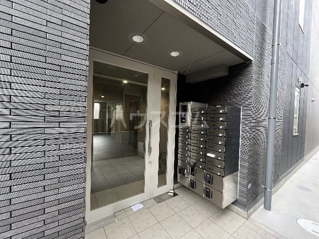 26/30 エントランス