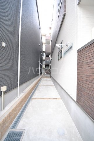 26/30 エントランス