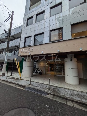 21/30 エントランス