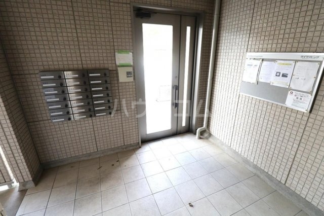 18/24 エントランス