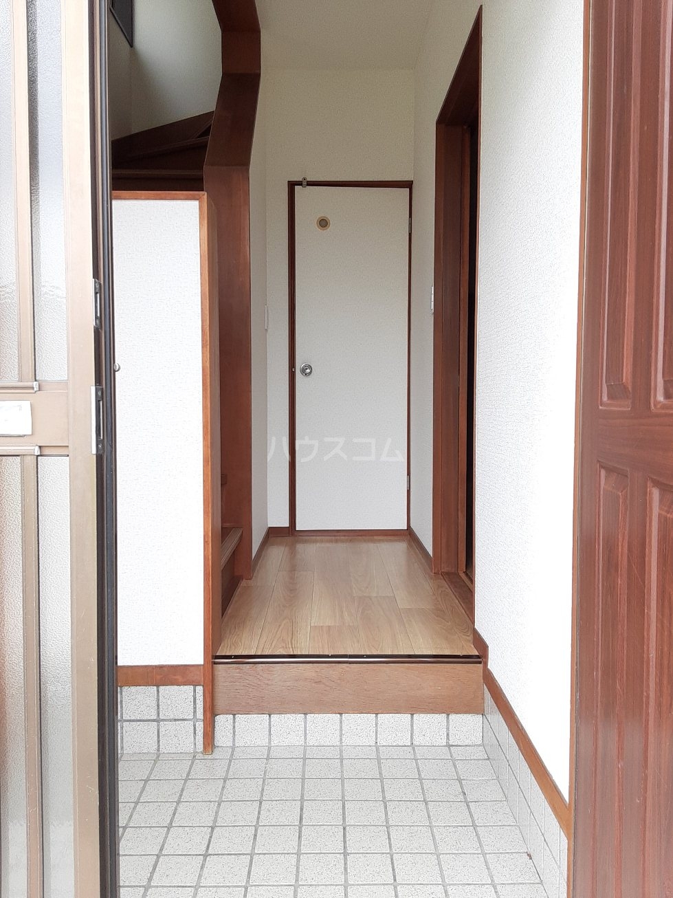 16/30 玄関