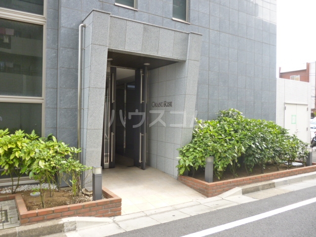 17/28 エントランス