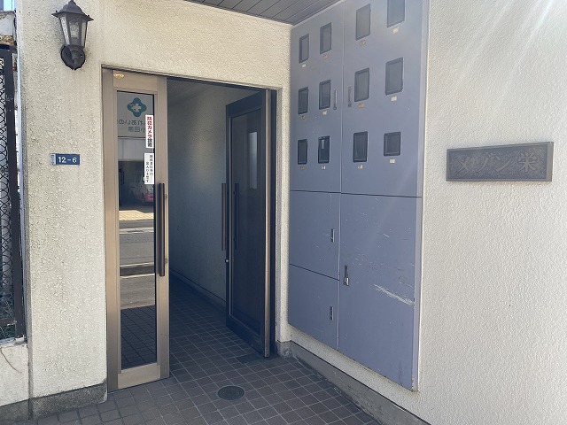 21/29 エントランス