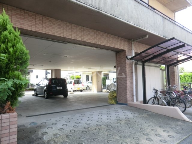 22/27 駐車場