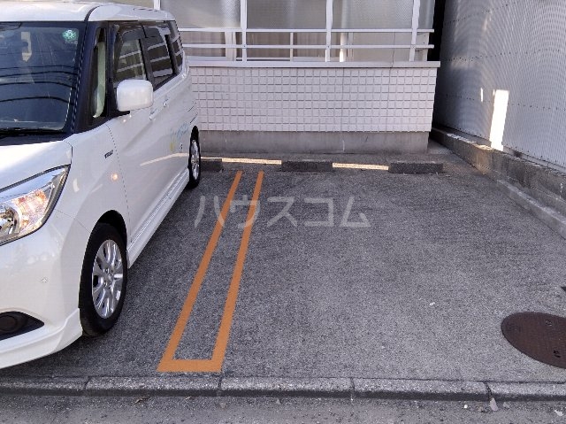 22/30 駐車場