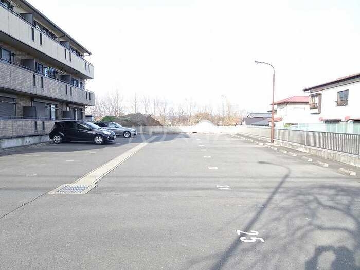 18/25 駐車場