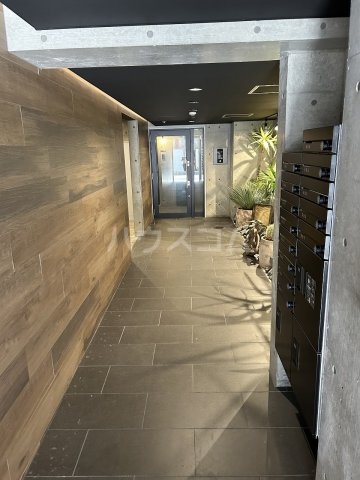 22/30 エントランス