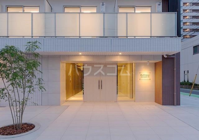 13/17 エントランス