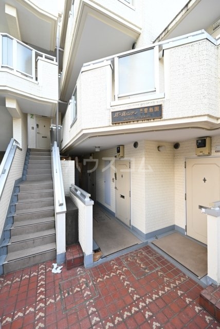 23/30 エントランス