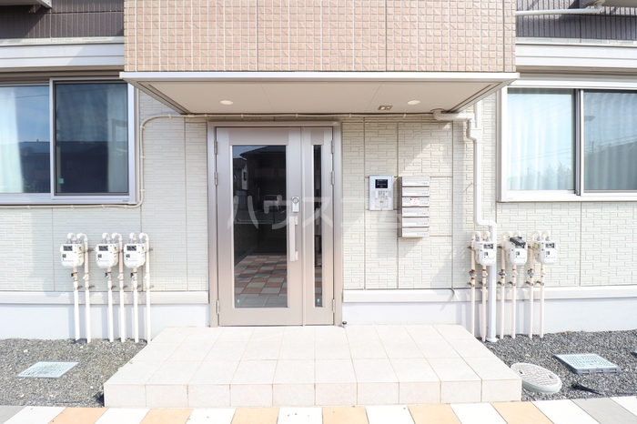 17/19 エントランス