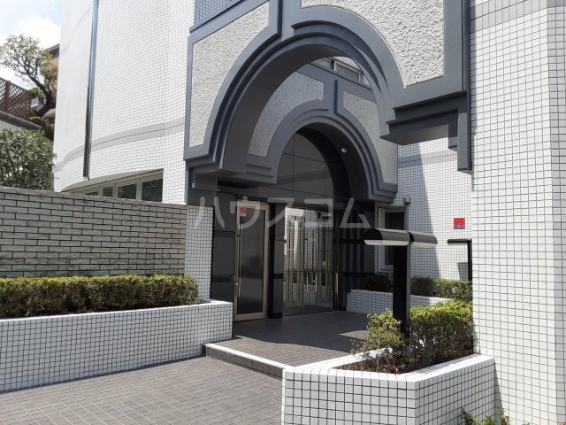 18/28 エントランス