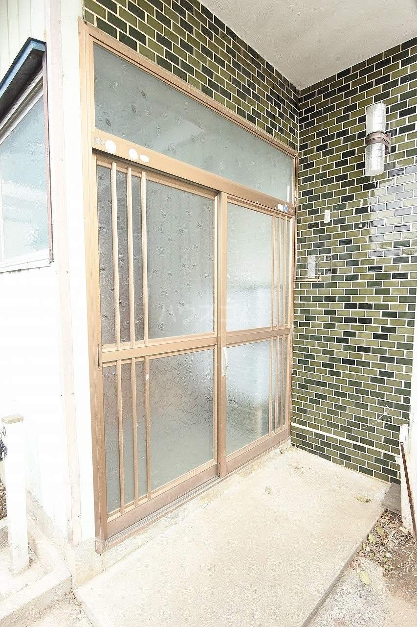 24/30 エントランス