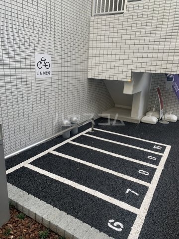 23/30 駐車場