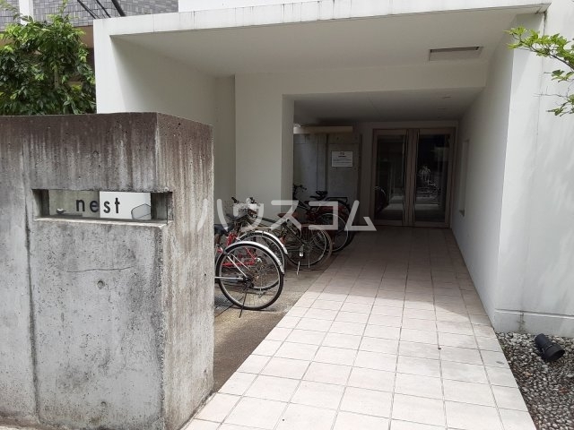 23/26 エントランス