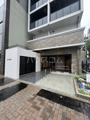 21/30 エントランス