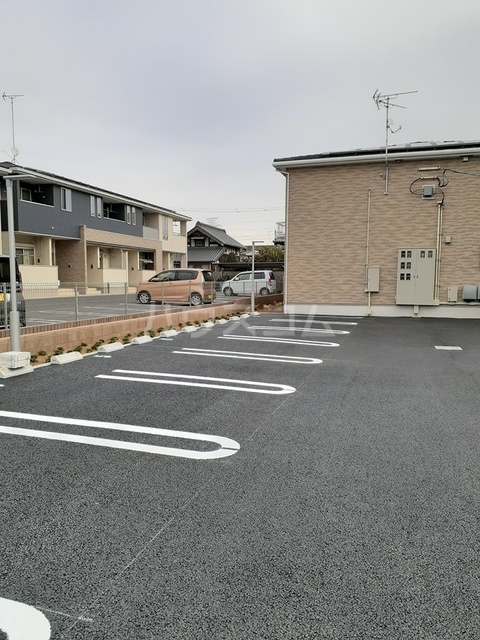 23/30 駐車場