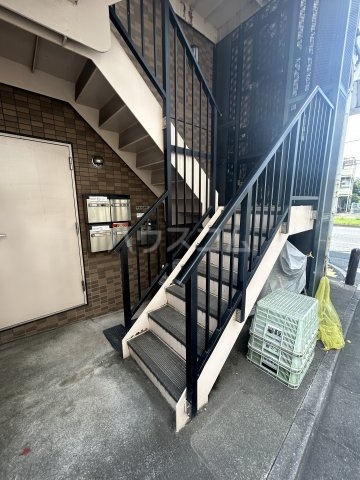 21/28 エントランス