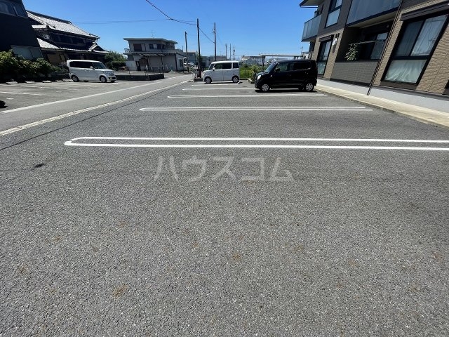 2/4 駐車場