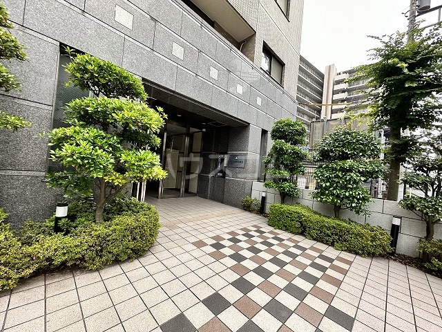 28/30 エントランス