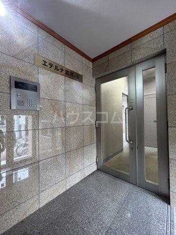 16/22 エントランス